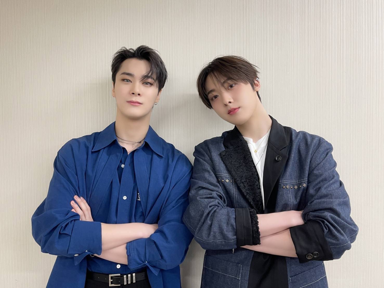 아스트로 윤산하 wearing PB061N